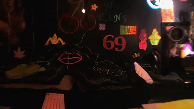 DaddyAndSplashQueen webcam