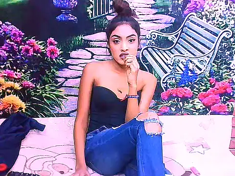 IndianPretty14u2Luv webcam