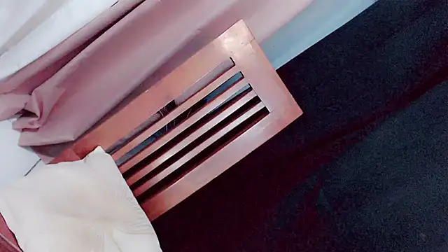 Amomentoflust99's room