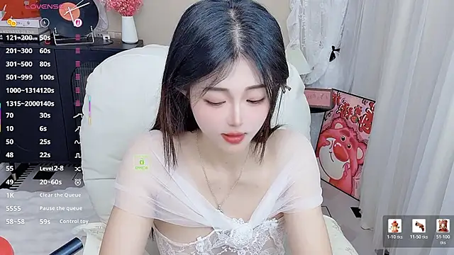 美女CeeKie在线直播