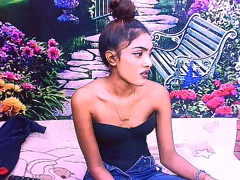 IndianPretty14u2Luv webcam