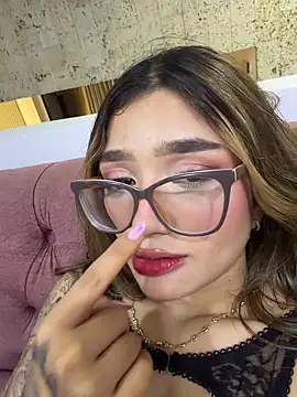 Webcam Model (Arianavillada)  is live.Free join now!