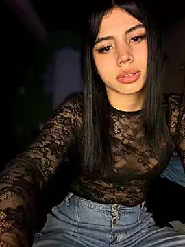 Laura-Khalifa webcam