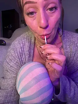 TheSweetestFknSlut webcam