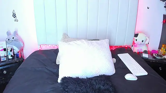 melani_ferraraa_ webcam