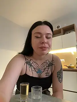 AlishaOfThorns webcam