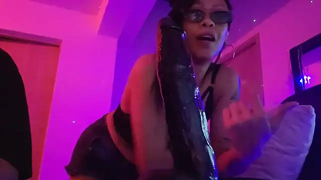 FirexxxDesire69 webcam