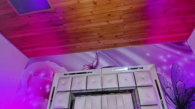 emili_clark - Emili_clark's free webcam