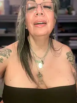 dieseldame1313 webcam