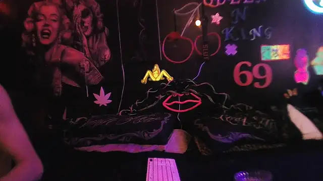 DaddyAndSplashQueen webcam