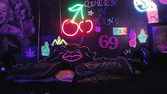 daddyandsplashqueen (Ask my age) - Bend Over And Shake This Ass For U