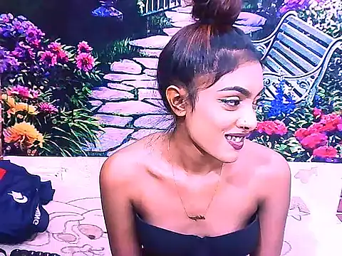 IndianPretty14u2Luv webcam