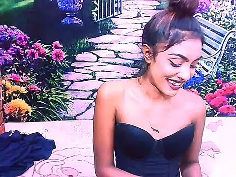 IndianPretty14u2Luv webcam