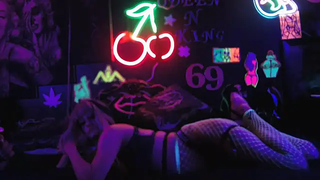 DaddyAndSplashQueen webcam