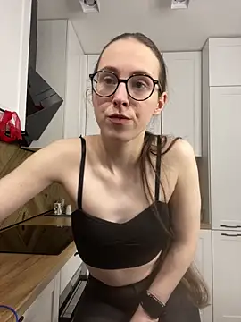 martiniiselenna (F young) - Licking finger