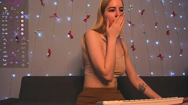 fire_moth - Fire_moth's free webcam