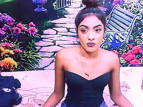 IndianPretty14u2Luv webcam