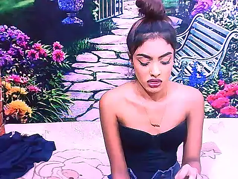 IndianPretty14u2Luv webcam