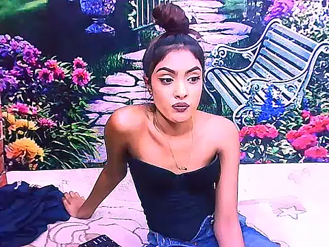 IndianPretty14u2Luv webcam