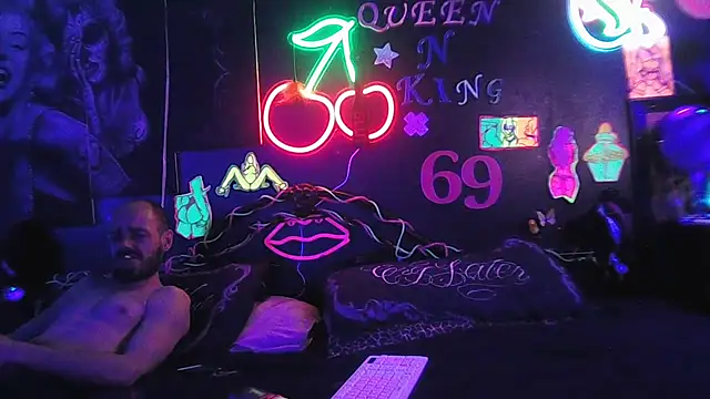 DaddyAndSplashQueen webcam