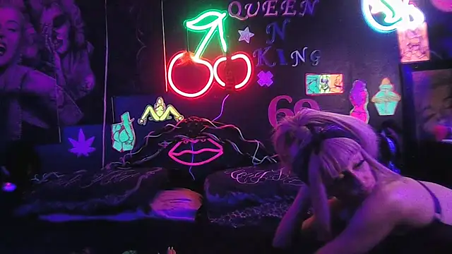 daddyandsplashqueen (Ask my age) - Bend Over And Shake This Ass For U