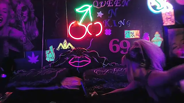 DaddyAndSplashQueen webcam