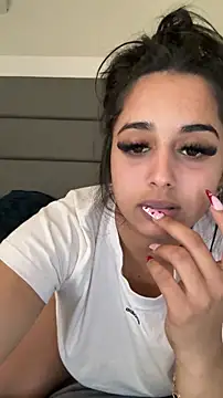 LilMisIndianx webcam