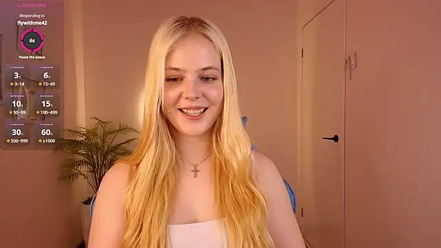 Elle_Funning webcam