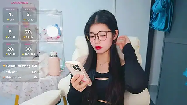 美女-XiaoYu-777在线直播