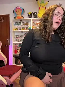 Webcam Model (Sweet_sully__)  is live.Free join now!