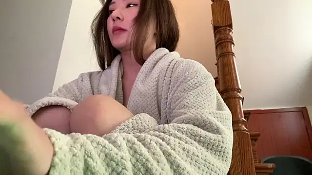 meowlili (F young) - dance