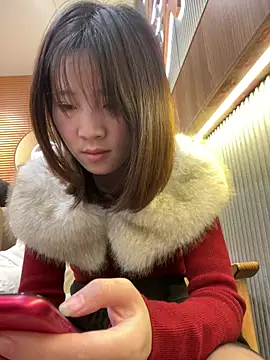 美女littleqiu在线直播