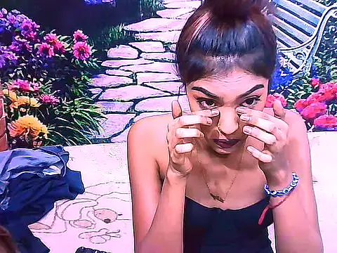 IndianPretty14u2Luv webcam