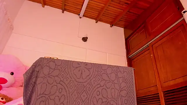 gabby_haze - Gabby_Haze's free webcam - UK Sex Cams