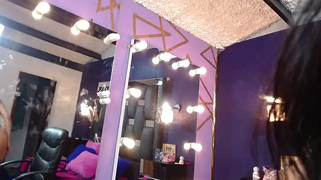 emyclark01 - EMYCLARK01's free webcam - UK Sex Cams