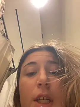 kate_nicepops999114 webcam