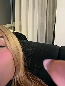 karyrios (F young) - Rub my pussy and plug anal💋🔥