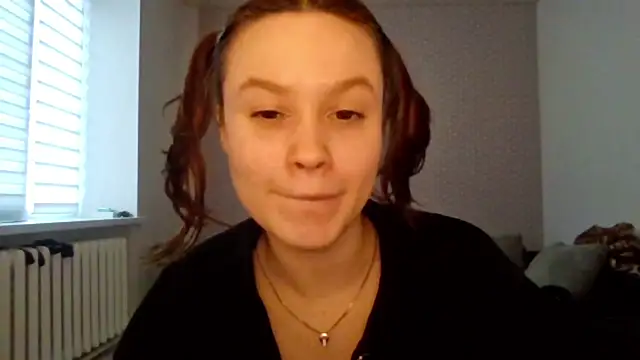 ammymia (F teen) - Tease u with my bra straps