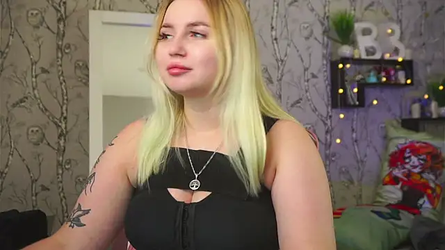 Moon_Valkyrie webcam