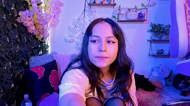 eymmy_24 - Eymmy_24's free webcam - UK Sex Cams