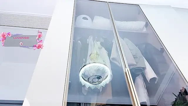 feifei-love (F milf) - 小粉塞入国王控制三分钟