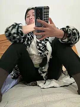 美女daaqnn在线直播