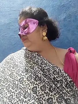 tamilthanushri webcam