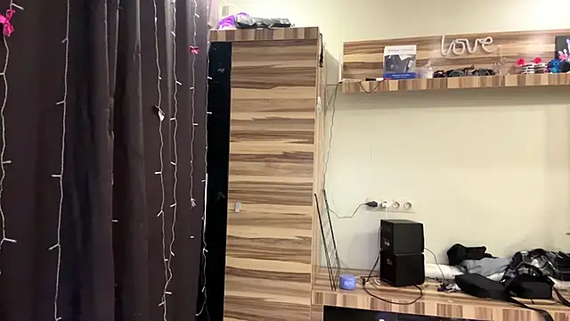 pollydream - PollyDream's free webcam - UK Sex Cams