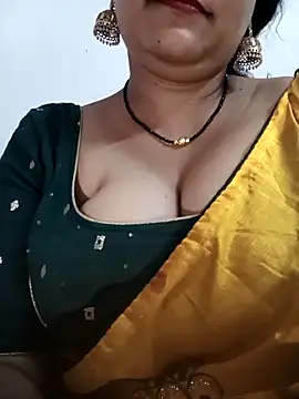 Webcam Model (Nyra-23)  is live.Free join now!