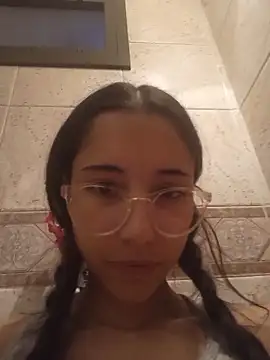 isaaabelaaa (F teen) - show asshole doggy + a finger in ass