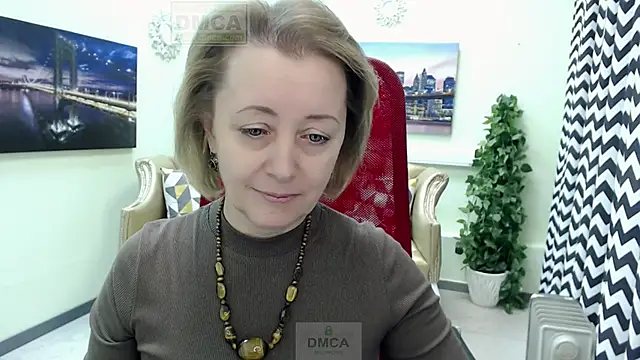 mona_w (F mature) - my plan is to shine