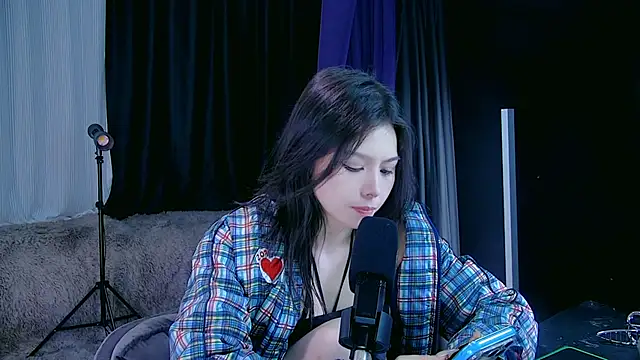 美女yoyo-o88在线直播