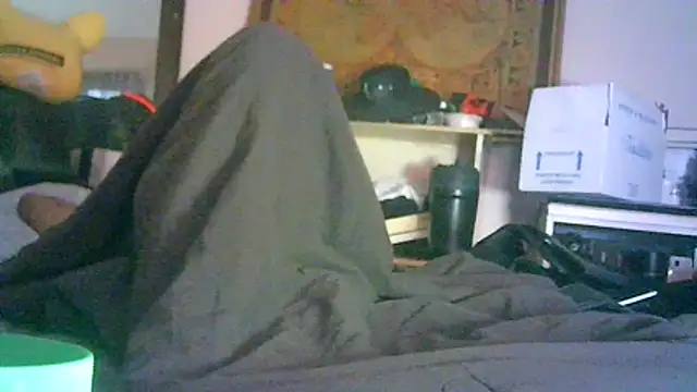 ON3YOULLN3VER_FIR3 webcam