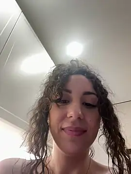 curly_jade webcam